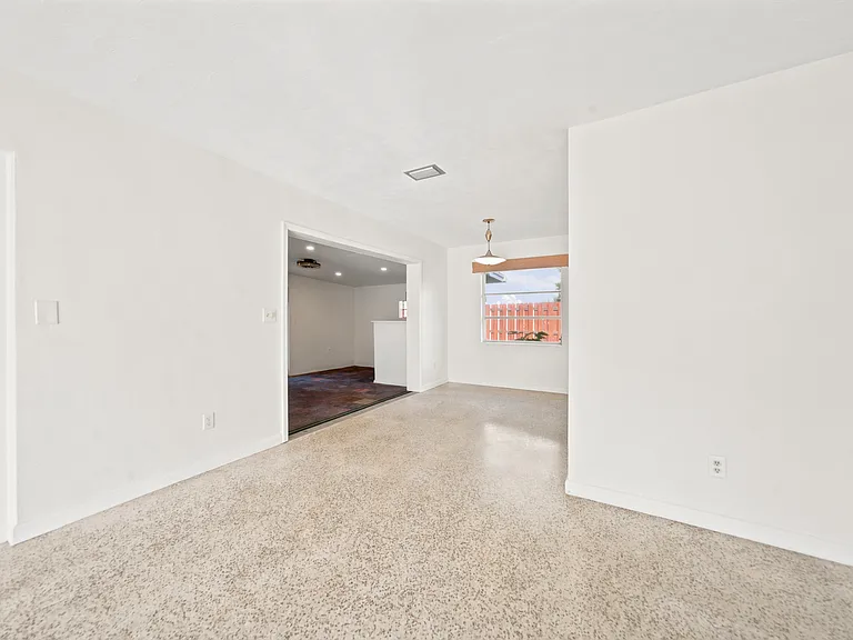 365 Blue Heron Rd — Photo 11