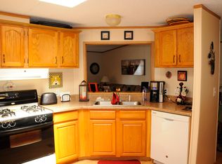 6621 Country Ln, Belleville, MI 48111