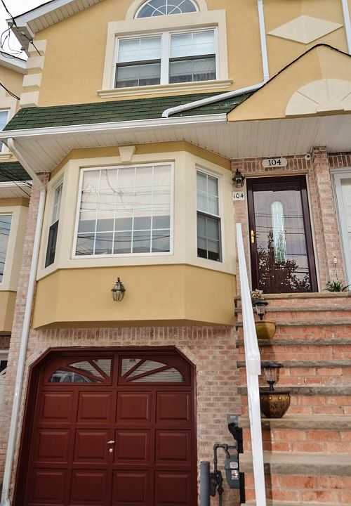 1st image of 104 Pitney Ave
