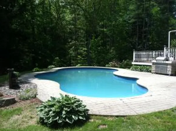 41 Peabody Dr, Danville, NH 03819