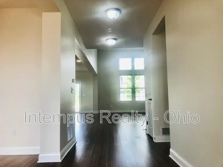 9390 Woodbine Way — Photo 4