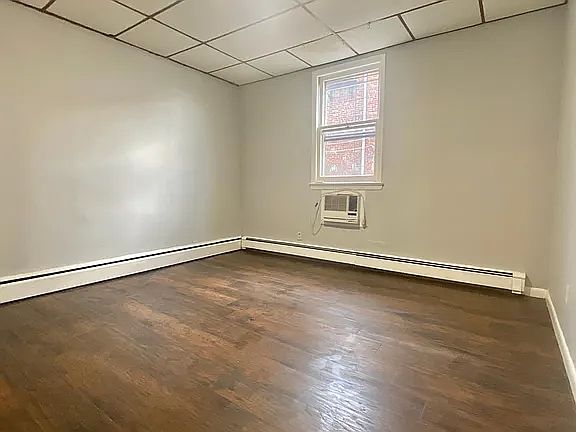 4th image of 241 Crystal St #1E