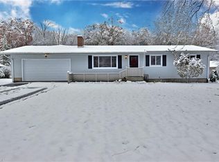 4896 Maple St, Vienna, OH 44473