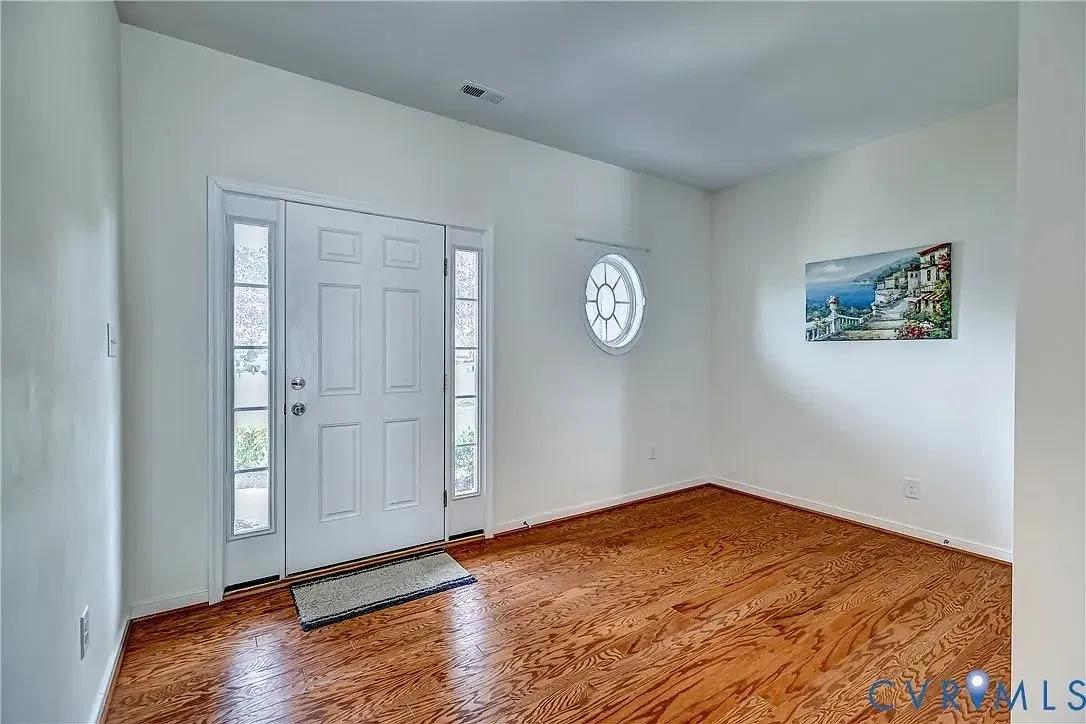 3 bed, 2.5 bath, 2415 sqft, $2,800 — Photo 4
