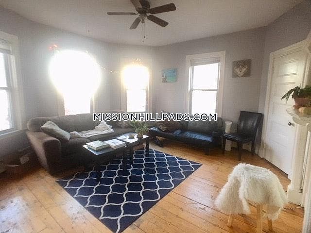 2nd image of 8 Carmel St #2A