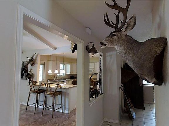 3rd image of 132 Trelawney St