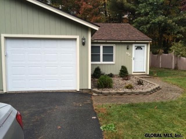 1st image of 98 Pepperbush Pl