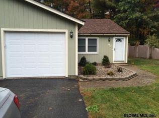 98 Pepperbush Pl, Malta, NY 12020