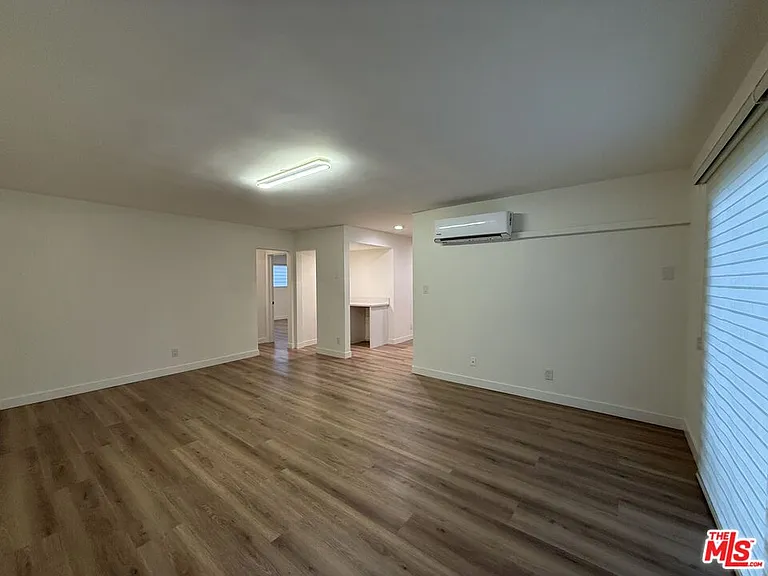 314 S Clark Dr #2 — Photo 45