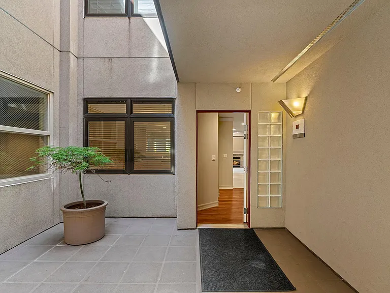 221 5th Ave S #105 — Photo 3