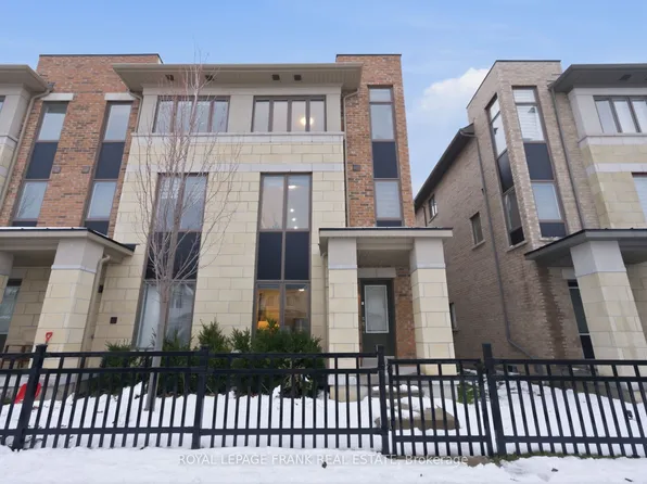 33 Donald Fleming Way #65, Whitby, ON L1R 0N8