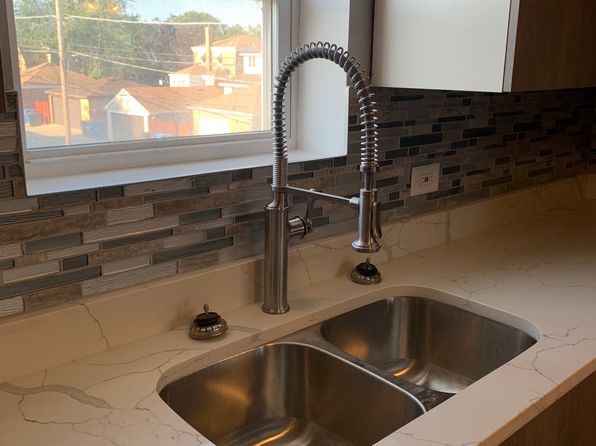 8136 S Kedzie Ave FLOOR 2R