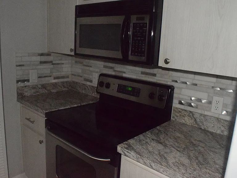 1125 Apple Ter #1125 — Photo 32