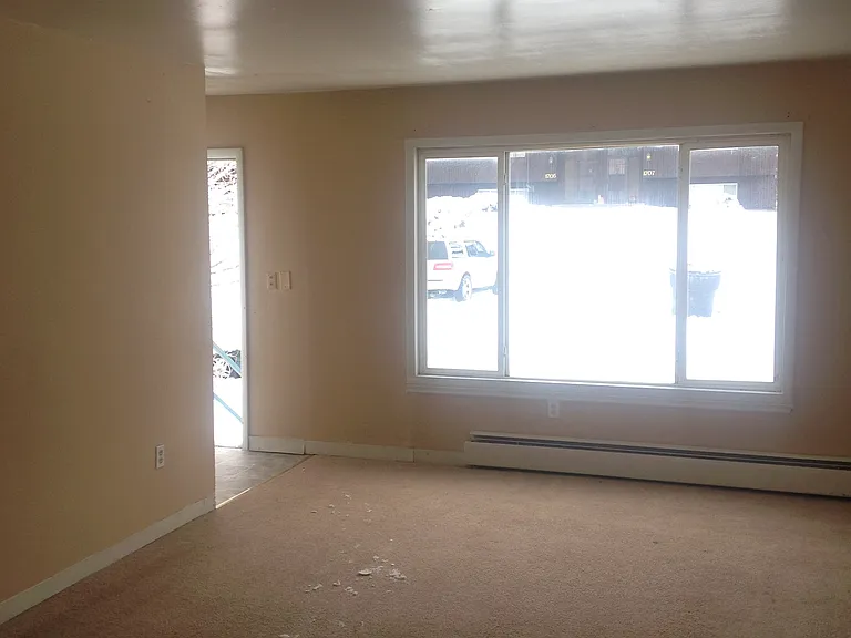 1700 Hillcrest Pr #3 — Photo 4