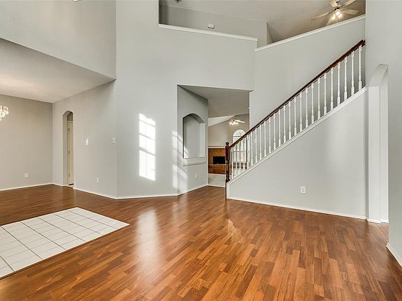 4th image of 8020 Case Dr