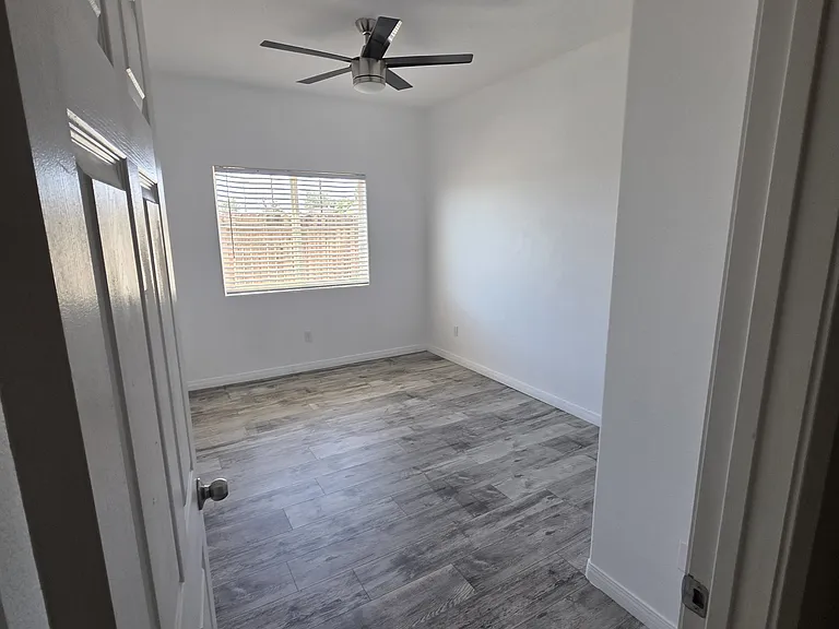 8173 Viburnum Ave — Photo 6