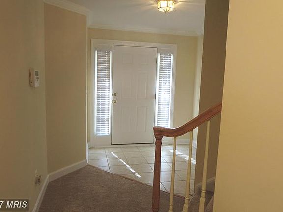 3rd image of 1025 Hotchkiss Pl
