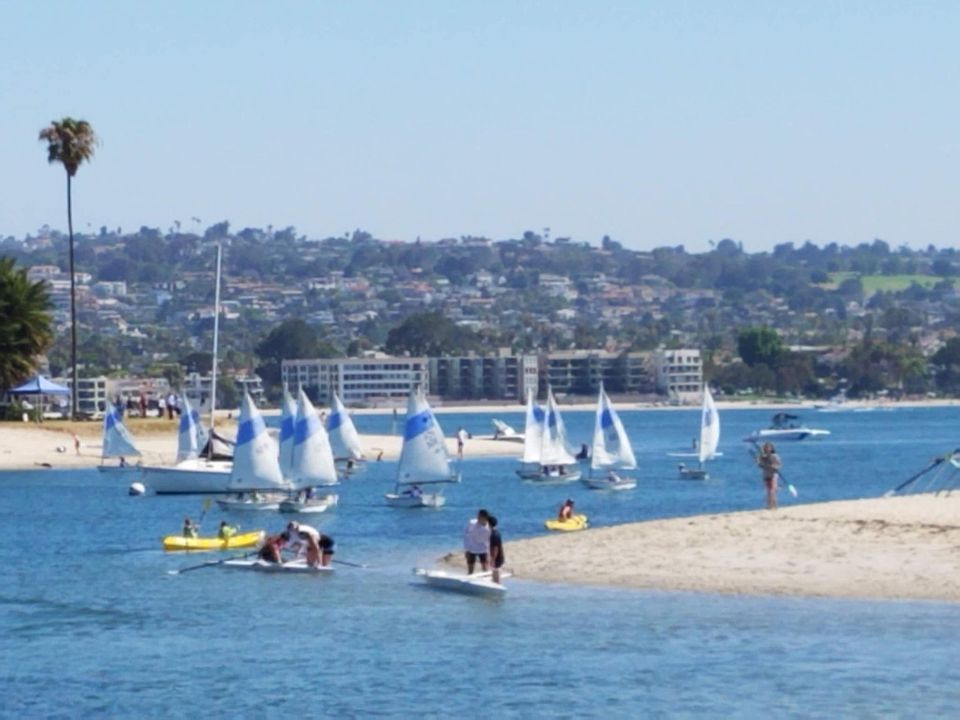 50 steps away from the home. Couple block walk to mission Beach and the miles long boardwalk