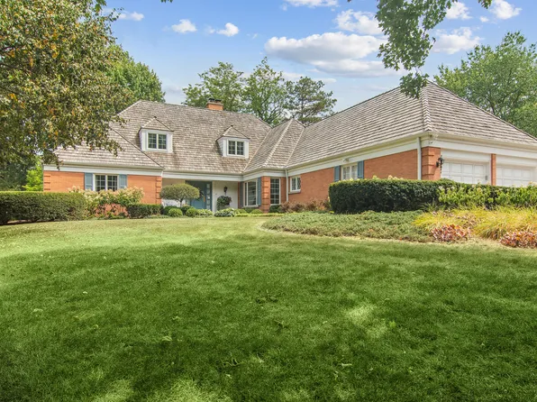 354 Grayfriars Ln, Inverness, IL 60067