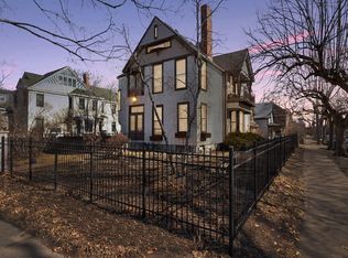 2121 3rd Ave S, Minneapolis, MN 55404