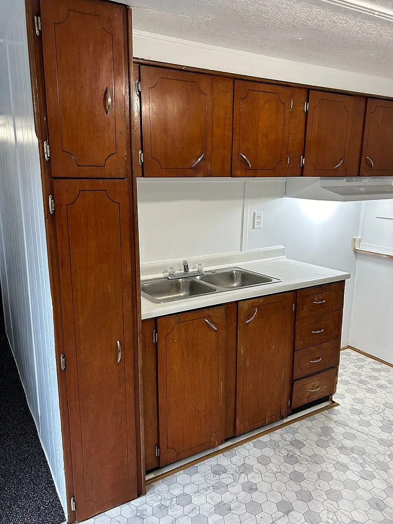 1302 Green Acres Ave — Photo 4