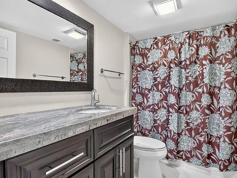 6061 Balboa Cir #206 — Photo 22