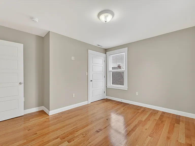 42 Almont St #STREET2L — Photo 23