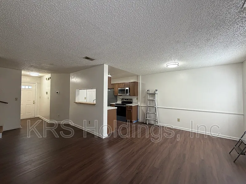Building Photo - 1222 Corkwood Cir