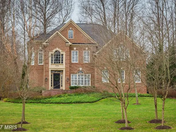 10702 Ox Croft Ct, Fairfax Station, VA 22039