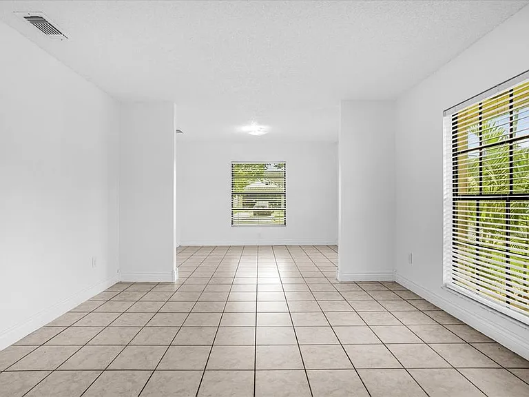 601 Tomlinson Ter — Photo 8