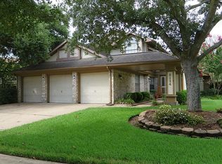 2114 Braesmeadow Ln, Sugar Land, TX 77479