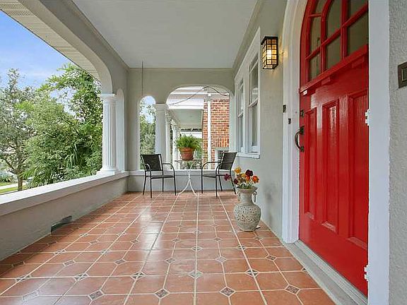 2nd image of 76 Versailles Blvd