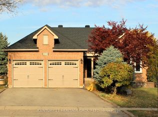 310 Chambers Cres, Newmarket, ON L3X 1T2