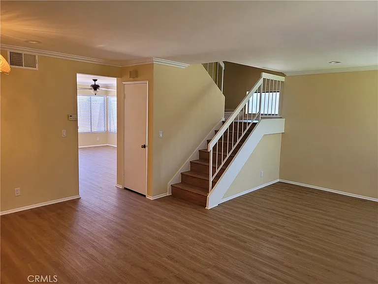 2074 Mount Shasta Dr — Photo 2