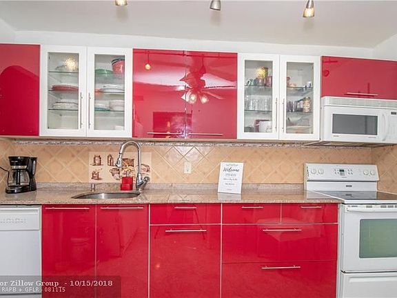 5th image of 1301 Miami Gardens Dr APT 1014W