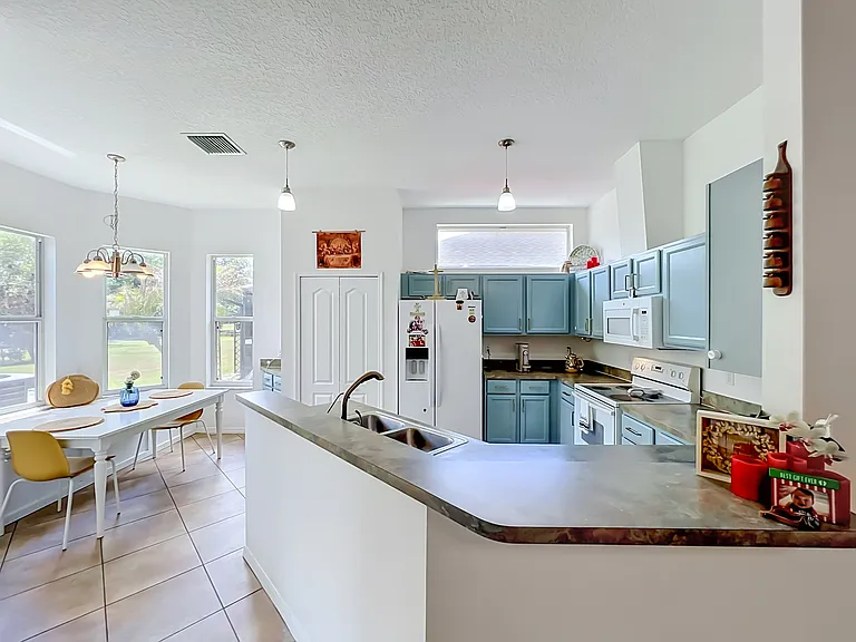 2125 Emerald Green Cir — Photo 21