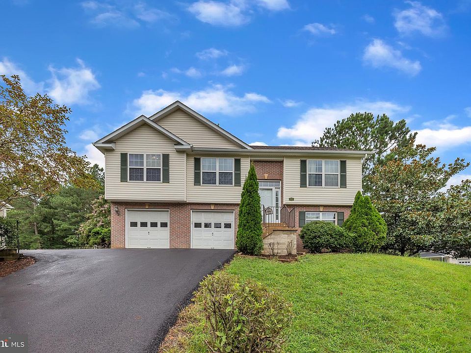 1st image of 21133 Woodmere Dr