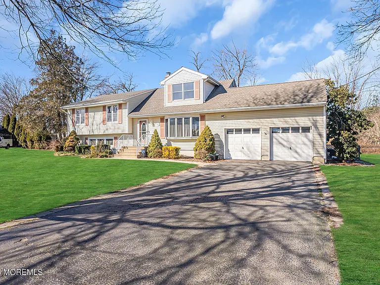 17 Arlene Dr — Photo 4