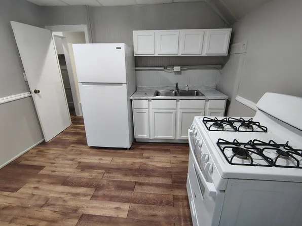 1220 7th St APT 2, Rockford, IL 61104