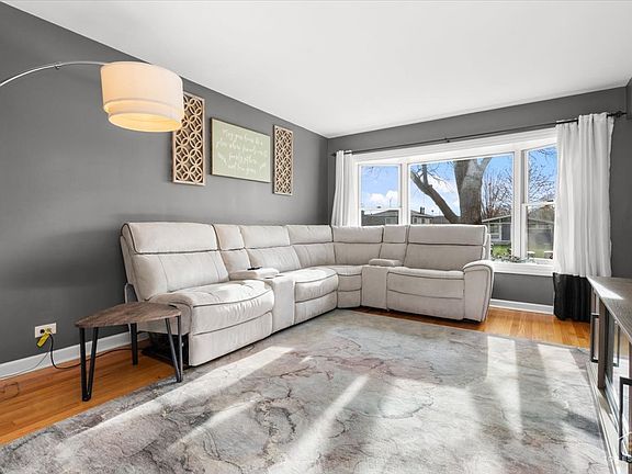 4th image of 1337 Degener Ave