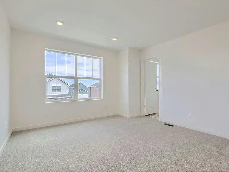 560 Cottonwood Ave — Photo 17
