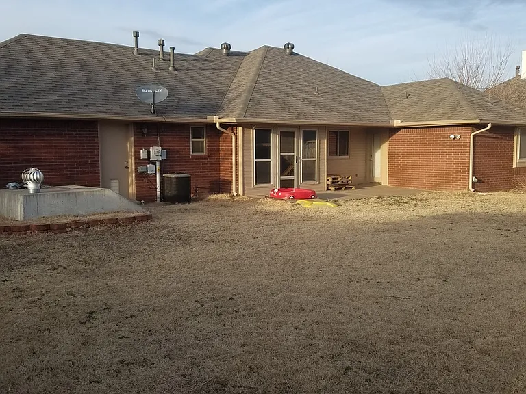 4016 Ripple Ave — Photo 2