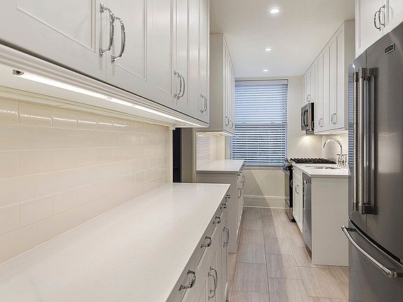 5th image of 25 W 81st St #12B