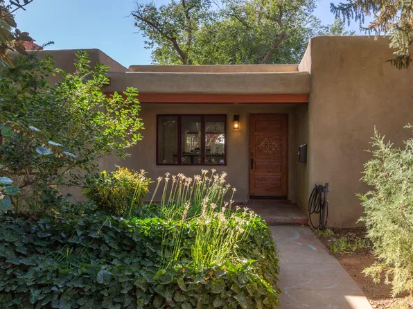 313 Bryn Mawr Dr SE, Albuquerque, NM 87106