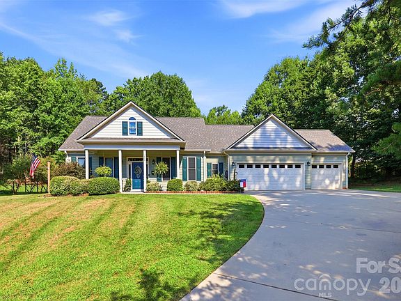 4th image of 3809 Creek Ridge Dr