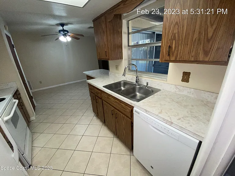 304 Darrow Ave — Photo 5
