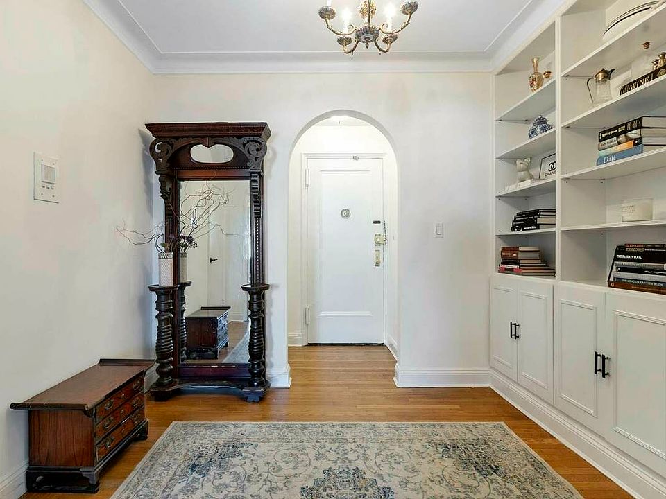 1st image of 25-40 31st Ave #6V