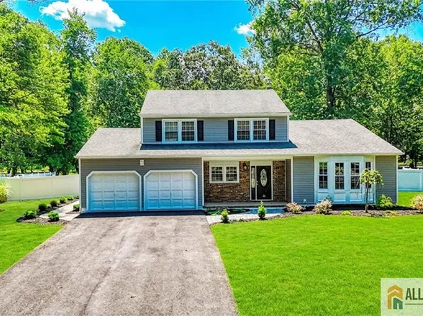 415 Elwood St, Piscataway, NJ 08854