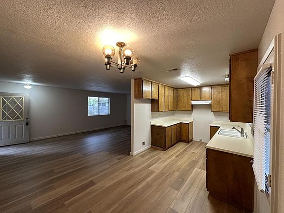 4th image of 3411 Bristol Ct