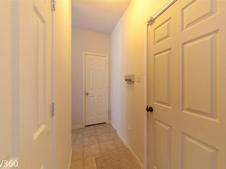 2943 Meadowglen Crst — Photo 11